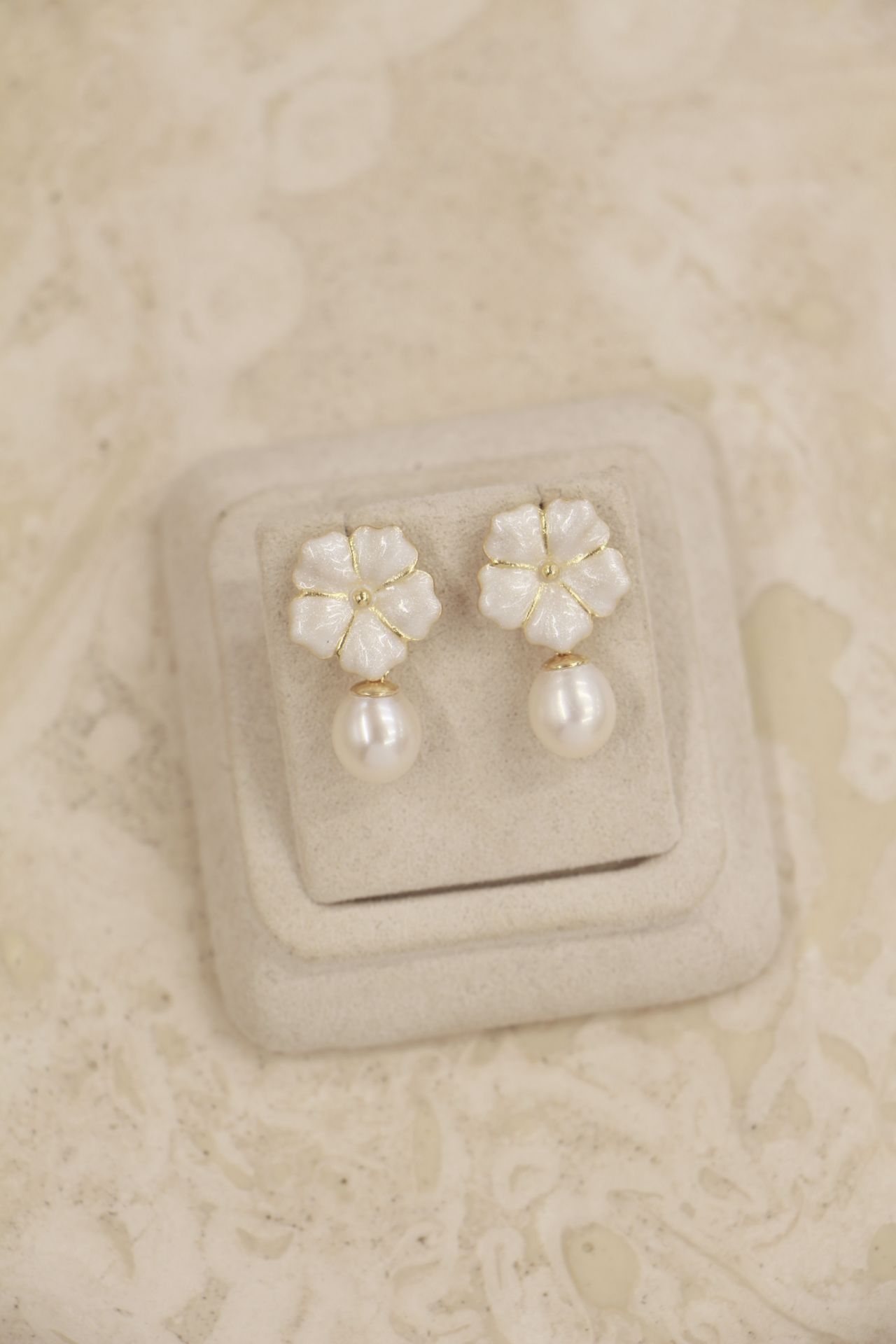 Bavella Mini İnci Küpe resmi