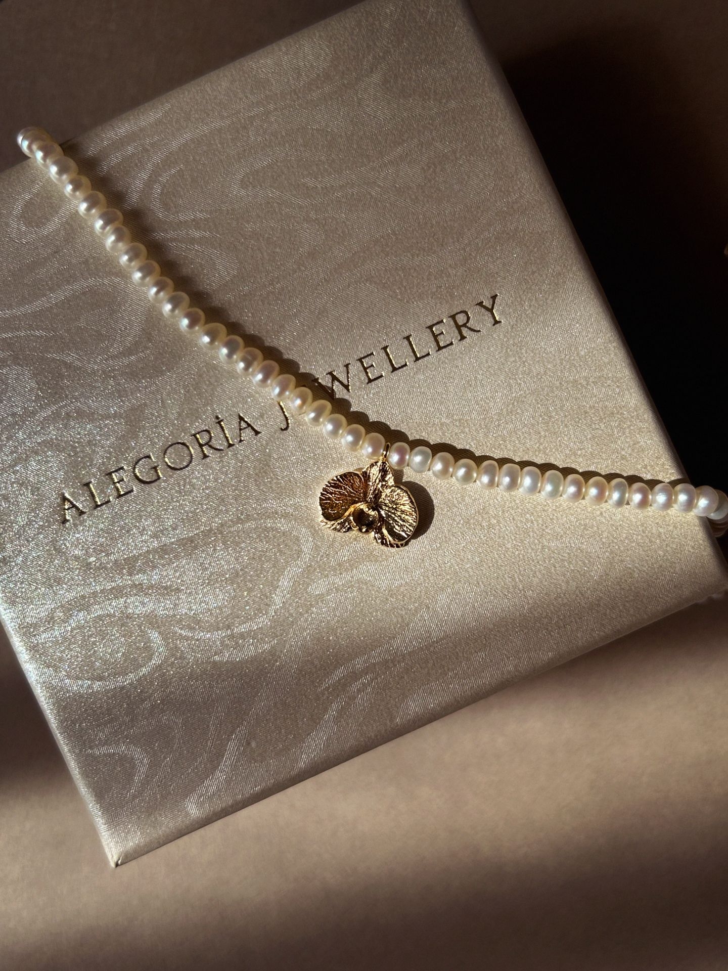 Orkide İnci Kolye resmi