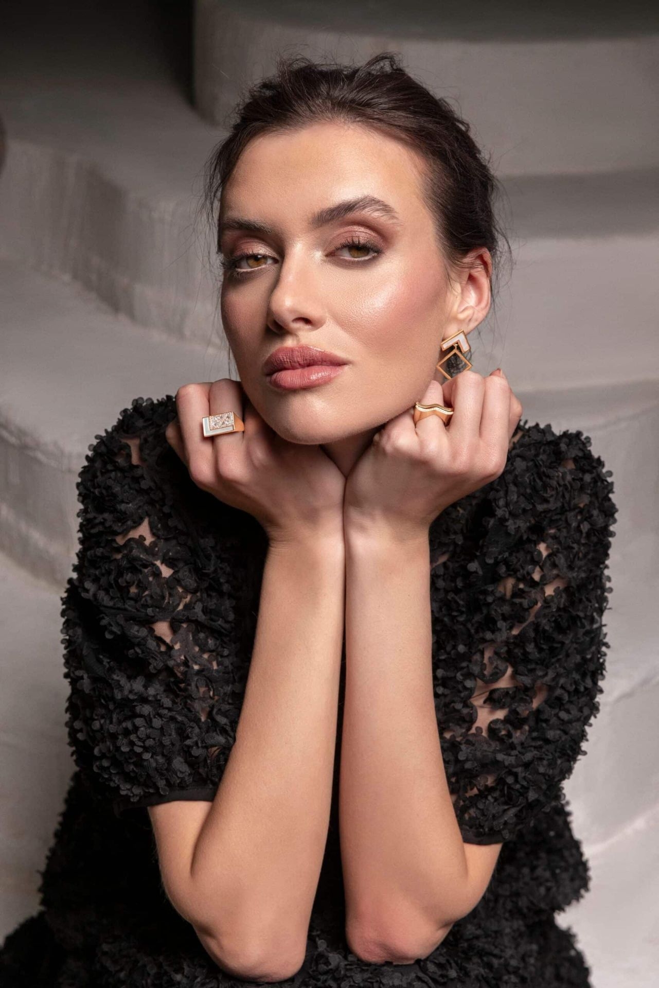 Monumental Grace Yüzük resmi