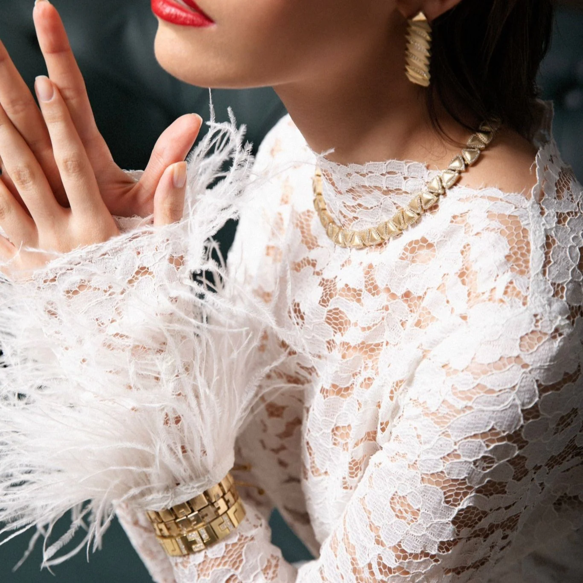 Taşlı Dragon Küpe resmi