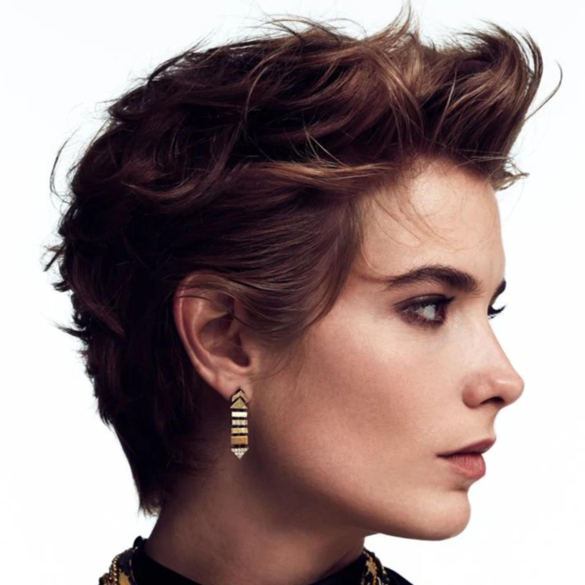 Taş Detaylı Merdiven Küpe resmi