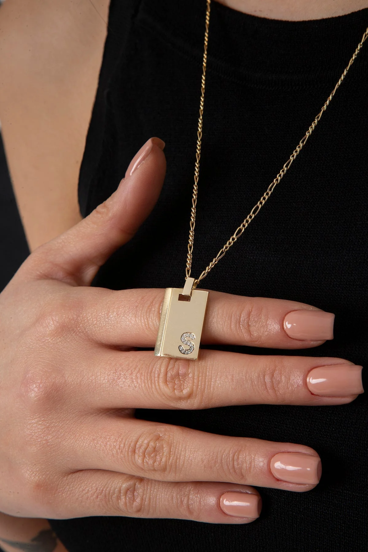 Initial Plate Sarı Altın Kolye resmi