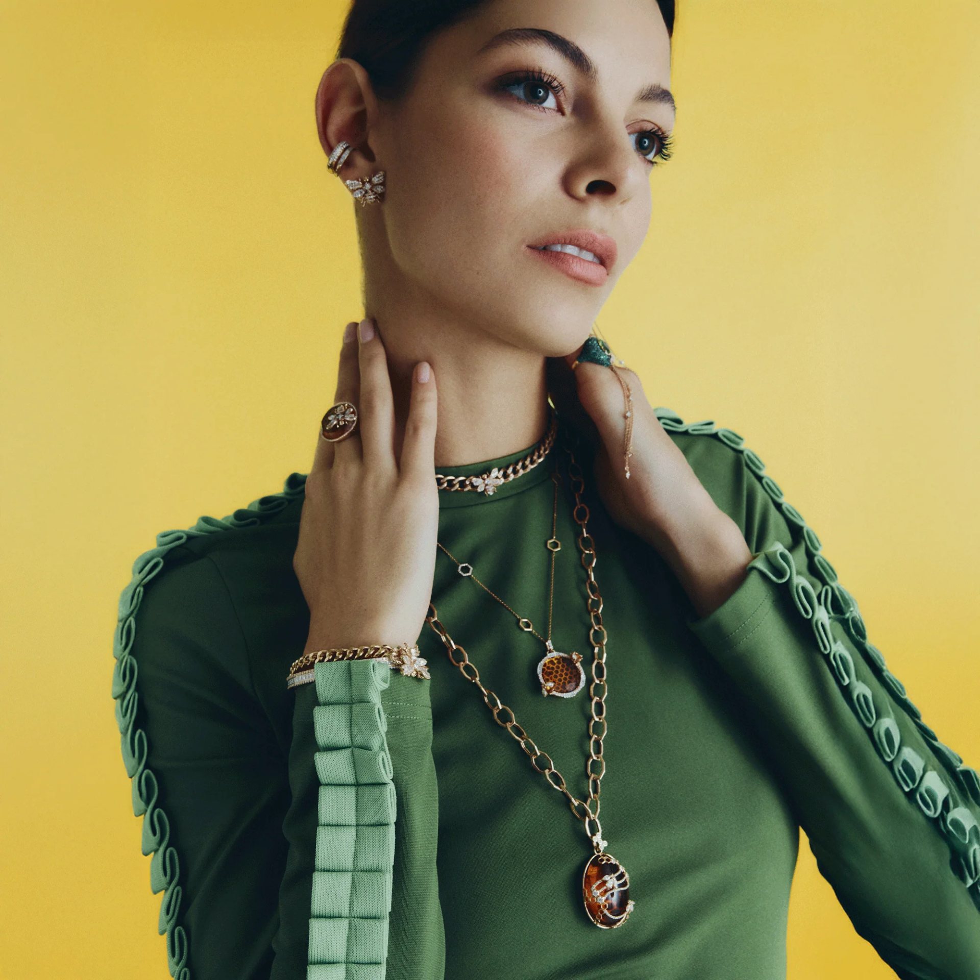 Queen Bee Hania Pırlanta Küpe resmi