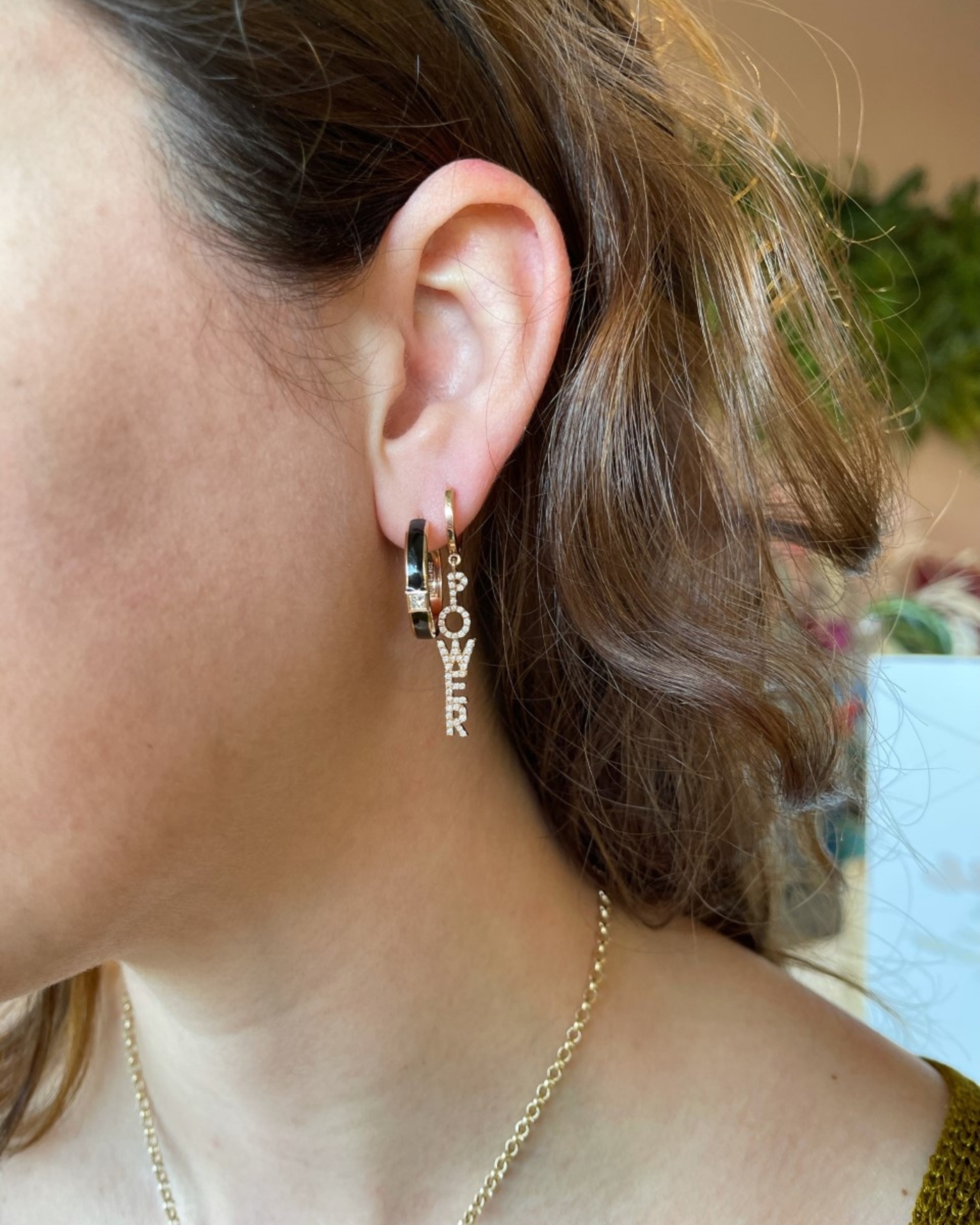 Power Mantra Sarı Altın Pırlanta Küpe resmi